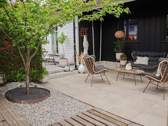 Heller til terrasse, gangsti og hage: Slik skaper du et uteområde som varer