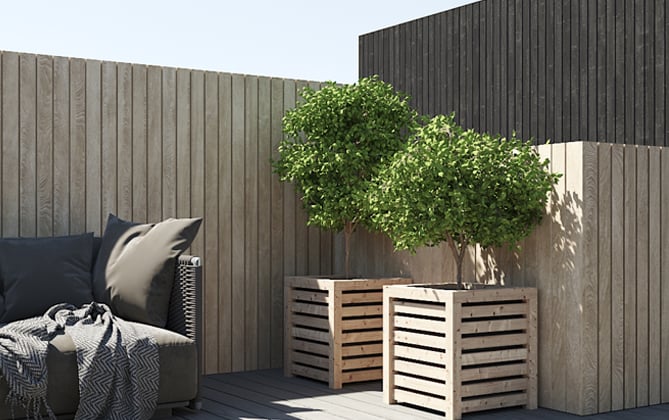 Enkel blomsterkasse Bygg blomsterkasse til terrassen eller inngangspartiet! Montér viser deg hvordan.