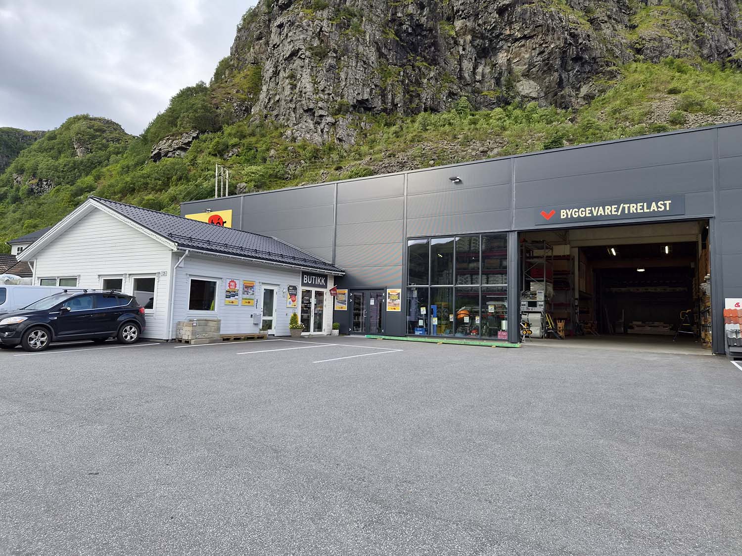 Montér Måløy