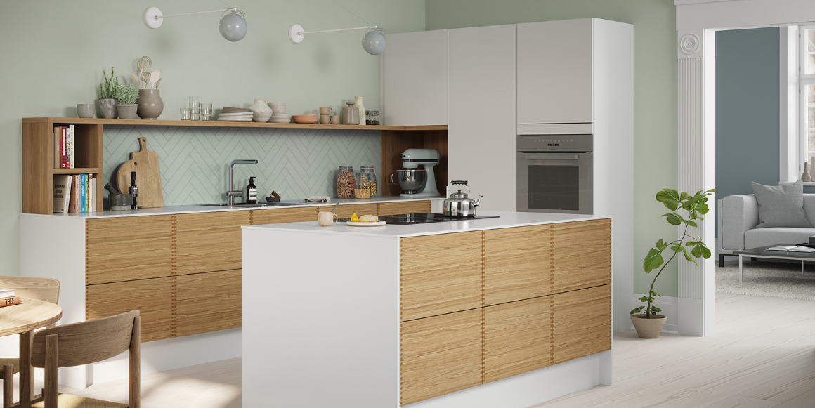 Et Terna kjøkken med eikefronter