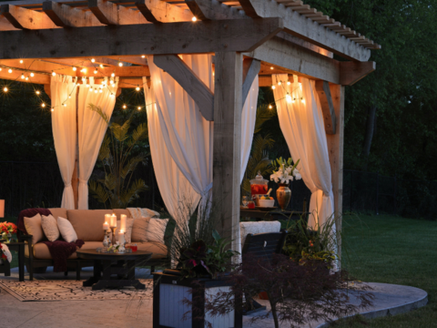 Alt om pergola Her finner du flere artikler og mer informasjon om pergola. Les mer om hva det er og hvordan du kan øke boligens verdi ved å utvide uterommet med en pergola
