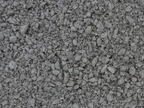 Steg 2 Når størrelsen er tatt høyde for og du har undersøkt grunnforholdene der støttemuren skal stå, er det klart for det viktige grunnarbeidet.