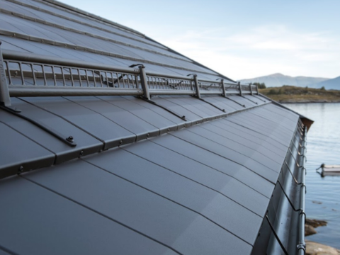 Takplater Vurderer du takplater? Her forklarer vi deg hvordan du kan legge takplater ute selv!