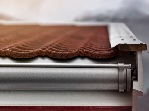 Steg 5 Hva koster en 16 meter lang takrenne i stål med to nedløp? Vi gir deg materiallisten du trenger og hjelper deg med hele prosjektet.