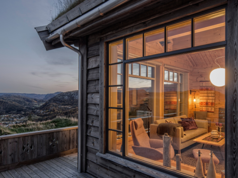 Velge 2-lags eller 3-lags vindusglass? Forskjellen på 2-lags og 3-lags vindusglass ligger i U-verdien. Slik velger du riktig vindu.