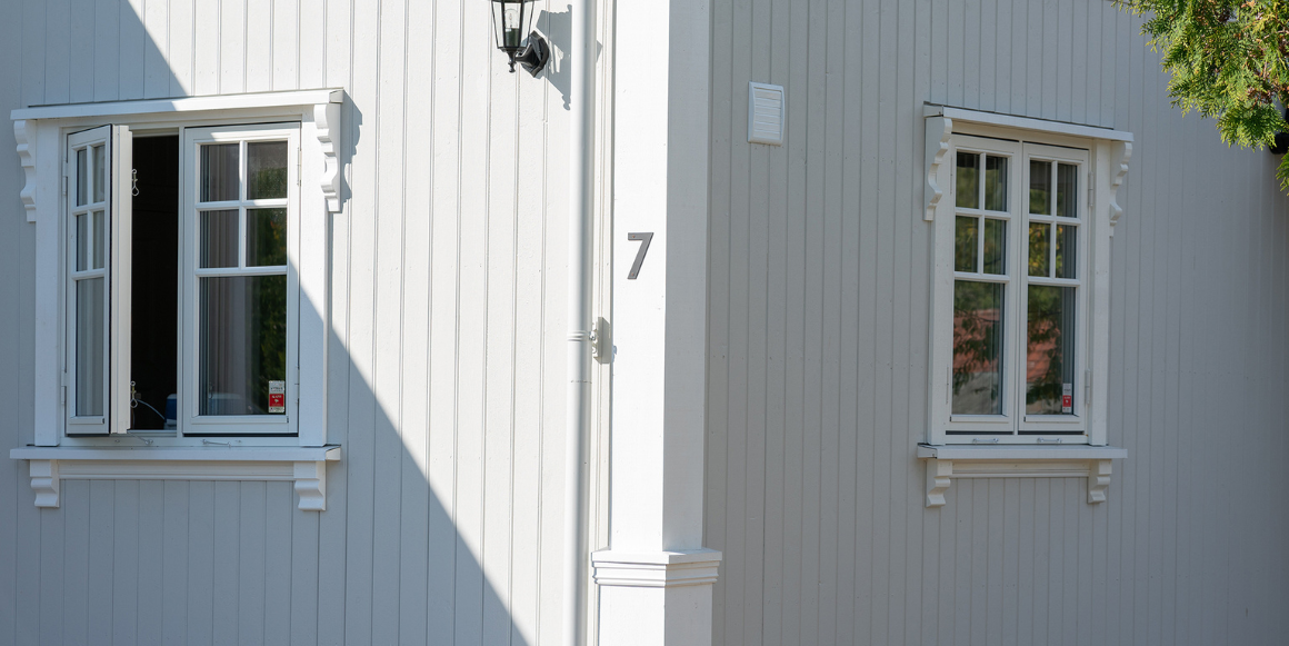 Er du usikker på hvordan du best skal vedlikeholde og ta vare på husets ytterkledning? Her er rådene som sikrer et godt resultat – over tid.