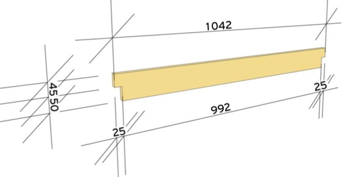 5. Kapp de siste 5 stk. terrassebordene til 1042mm lengde og sag til som vist på tegningen over. Disse skal hvile oppå rammene du har skrudd fast, og blir fronten av kompostbingen, med mulighet for å ta vekk etter behov.