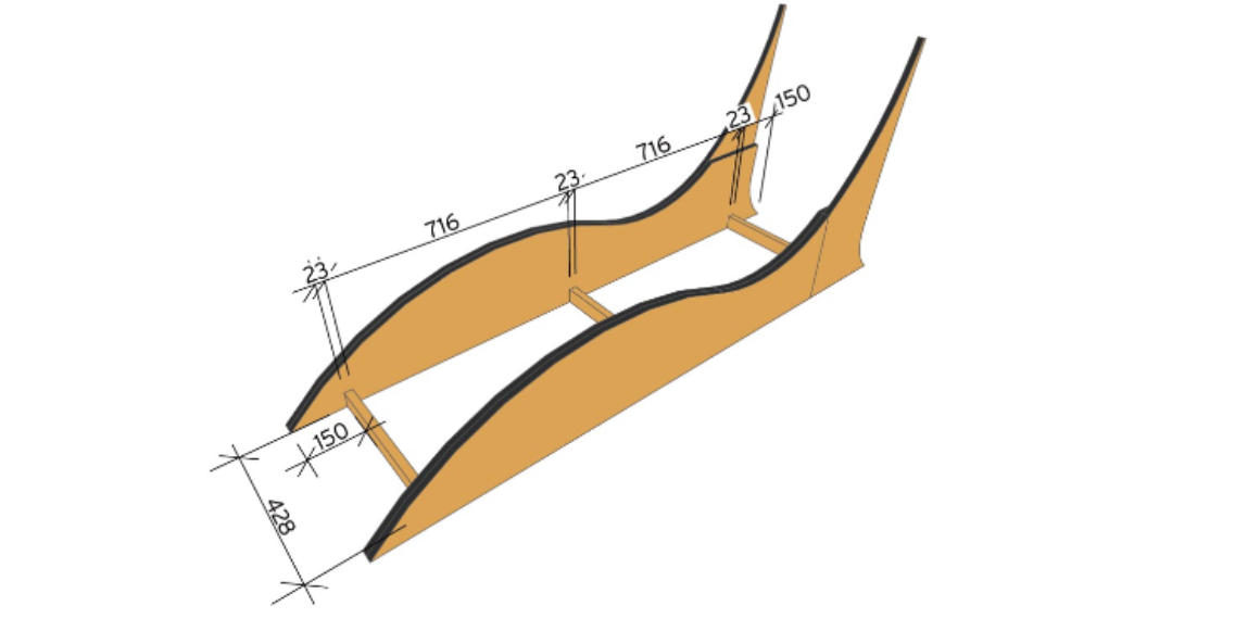 Kapp til 3 stk. lekt 23x48mm til 428mm lengder. Få hjelp av noen til å holde opp sidestykkene mens du skrur fast sidestykkene til lektene på bakken. Mål til avstander ca. som på anvisningen over.