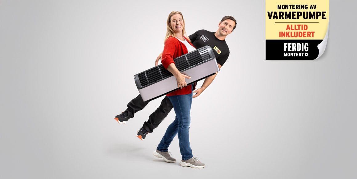 Bilde av montør med varmepumpe - levert som Ferdig Montert fra Montér