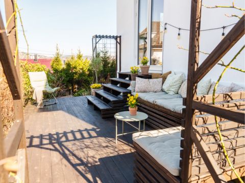 Nybeiset uteområde med beis fra Montér
