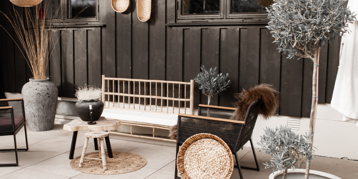 uteplass med heller i solen