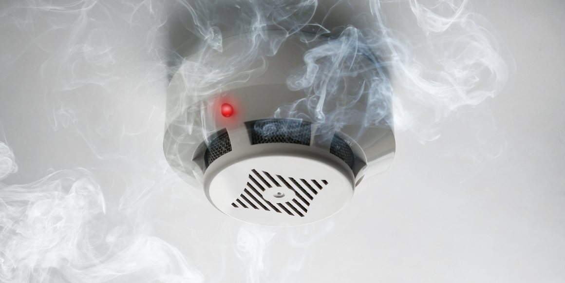 Røykvarsler som har utløst alarm på grunn av røyk