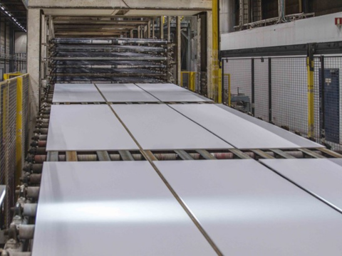 Hva er gipsplater laget av?