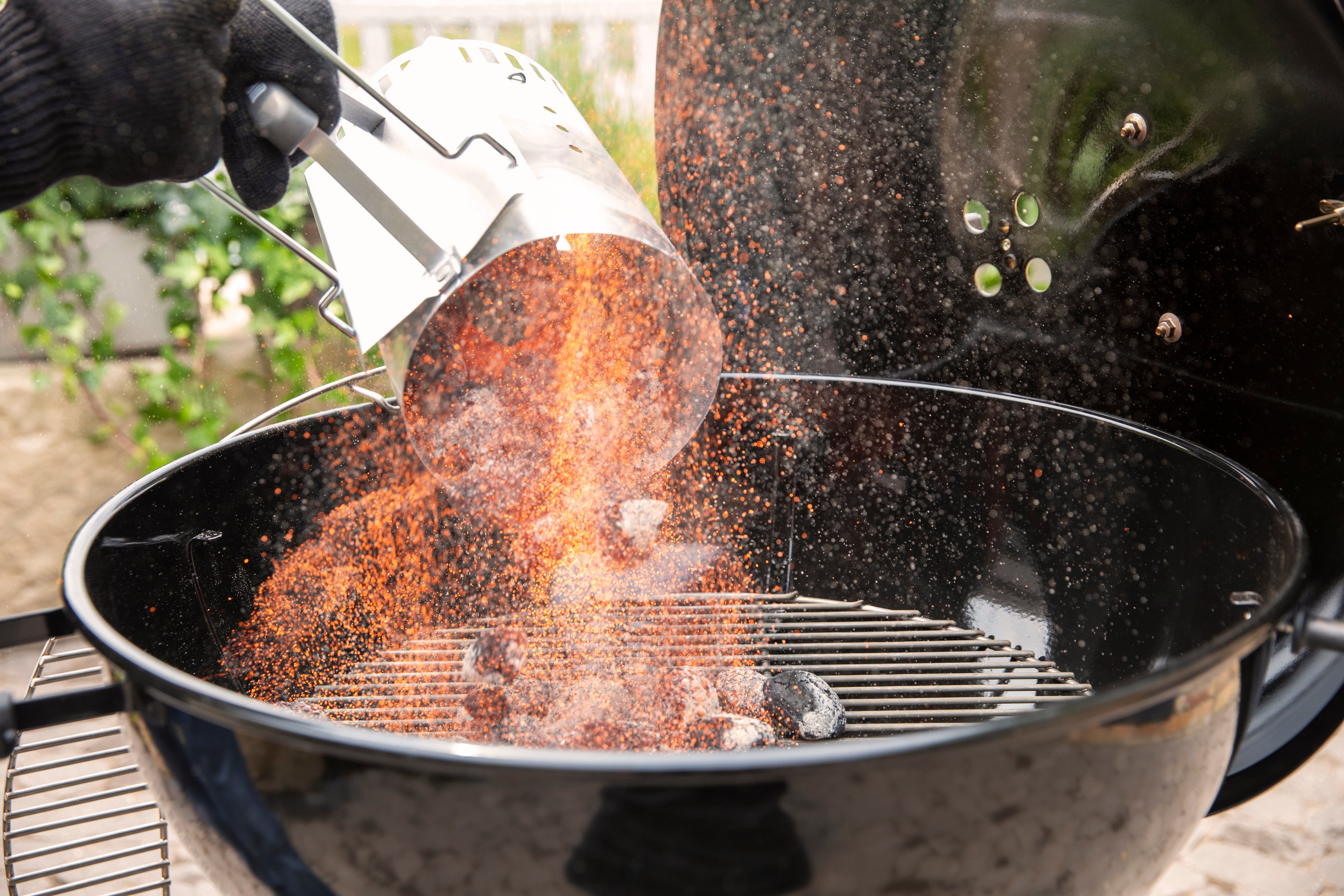 Elektrisk grill på et bord Elektrisk grill på et bord