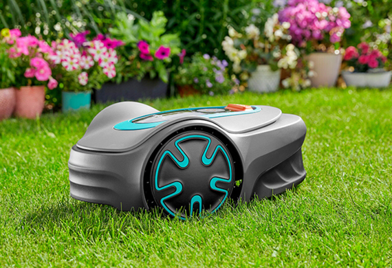 Gardena robotgressklipper i en hage Gardena robotgressklipper i en hage