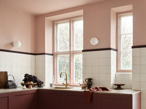 Vegg på kjøkkenet malt med den nye fargen 20362 Pink Ambence fra Jotun LADY sitt nye fargekart for 2026. Vegg på kjøkkenet malt med den nye fargen 20362 Pink Ambence fra Jotun LADY sitt nye fargekart for 2026.