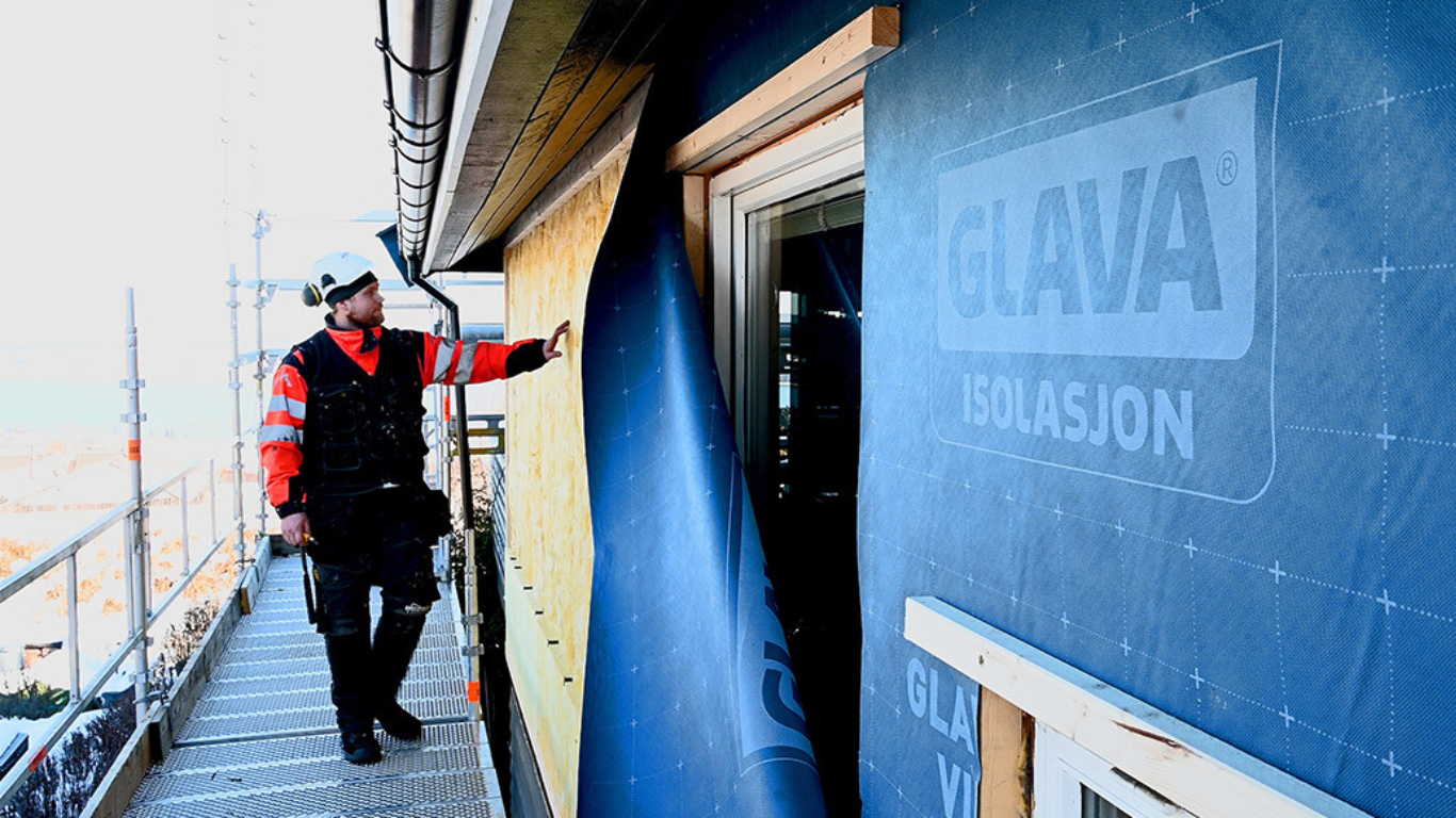 Etterisolering av et bygg fra 70-tallet med vindtetting