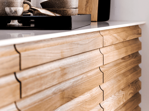 Velg riktige kjøkkenfronter til ditt behov Minimalistisk, klassisk eller moderne stil på kjøkkenet? Hos oss kan du velge mellom kjøkkenfronter i forskjellige materialer og med mange ulike design. Her er guiden som hjelper deg å velge riktig!