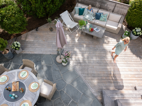 Terrasse med hagemøbler m.m. Terrasse med hagemøbler m.m.