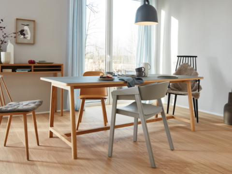 Slik legger du gulv Å legge nytt gulv er en fin måte å gi rommet et nytt uttrykk. Enten du skal legge parkett, laminatgulv eller klikkvinyl er fremgangsmåten stort sett den samme. Vi guider deg fra planlegging til ferdig resultat.