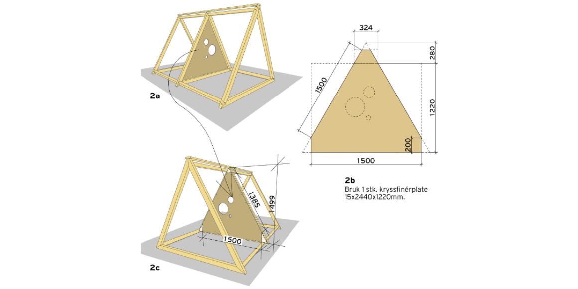 2. Skjær til en trekant av kryssfinér på baksiden av den midterste trekanten. Følg anvisningen 2b.  Skru fast med terrasseskruer 4,2x45mm.  Skjær ut noen åpninger med borr og stikksag til vinduer, og puss kantene glatte med sandpapir.