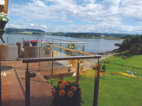 Glassrekkverk fra Icopal Glassrekkverk fra Icopal