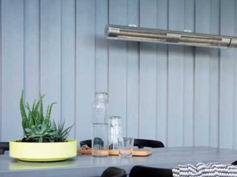 Terrasse med infrarød terrassevarmer Terrasse med infrarød terrassevarmer